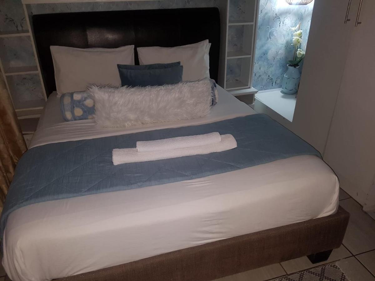 Corgi Guest House Йоганнесбурґ Екстер'єр фото