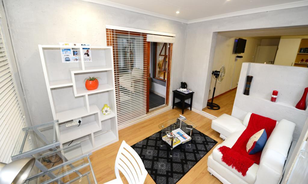 Corgi Guest House Йоганнесбурґ Екстер'єр фото