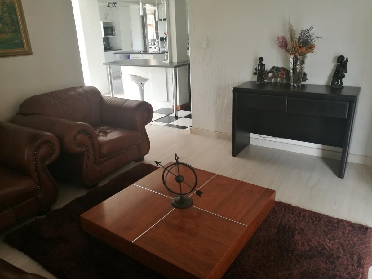 Corgi Guest House Йоганнесбурґ Екстер'єр фото